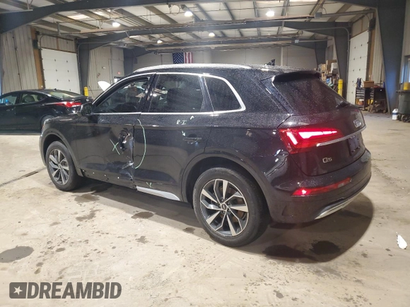 2021 Audi Q5 Premium with VIN WA1AAAFY4M2003878, listed as a Copart auction lot 47161085 with 42,627 mi miles and Salvage Title. Bid and sale history available at carsss.com. Image 2.