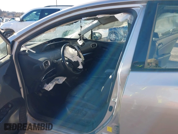 2020 Toyota Prius LE z VIN JTDKARFP6L3145576, wystawiony jako IAAI lot #41009752 z przebiegiem 35 375 mil mil oraz . Historia ofert i sprzedaży dostępna na DreamBid. Obrazek 5.