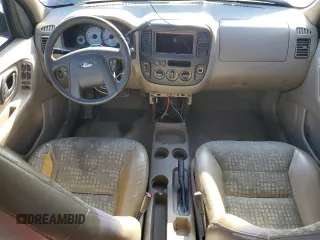 2001 Ford Escape XLS with VIN 1FMYU021X1KC37934, listed as a Copart auction lot 81552334 with 363,507 mi miles and Salvage Title. Bid and sale history available at carsss.com. Image 8.
