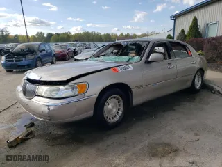 2002 Lincoln Town Car Executive with VIN 1LNHM81W32Y663460, listed as a Copart auction lot 72064874 with 153,251 mi miles and Salvage Title. Bid and sale history available at carsss.com. Image 1.