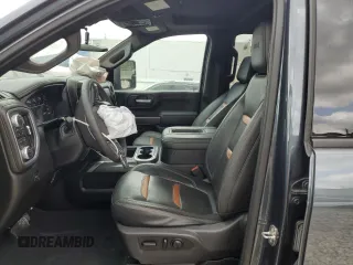 2020 GMC Sierra 2500HD AT4 z VIN 1GT19PEY0LF220676, wystawiony jako Copart lot #51109305 z przebiegiem 45 872 mil mil oraz Szkoda całkowita • Salvage title. Historia ofert i sprzedaży dostępna na DreamBid. Obrazek 7.