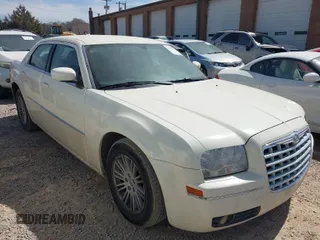 2008 Chrysler 300 Touring with VIN 2C3KA53G88H322893, listed as a IAAI auction lot 41811506 with 259,383 mi miles. Bid and sale history available at carsss.com. Image 1.