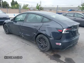 2024 Tesla Model 3 z VIN 5YJ3E1EA2RF784394, wystawiony jako IAAI lot #42034036 z przebiegiem 14 594 mil mil oraz . Historia ofert i sprzedaży dostępna na DreamBid. Obrazek 3.