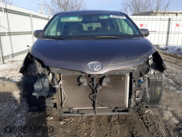 2015 Toyota Sienna LE AAS with VIN 5TDKK3DC2FS578373, listed as a Copart auction lot 43290025 with 151,955 mi miles and Salvage Title. Bid and sale history available at DreamBid. Image 5.