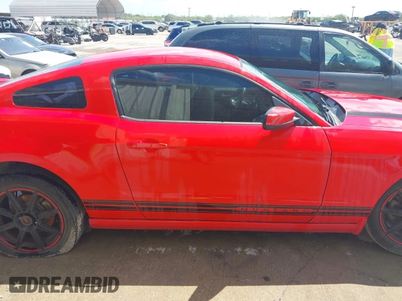 2014 Ford Mustang V6 with VIN 1ZVBP8AM1E5201949, listed as a IAAI auction lot 42505831 with 150,236 mi miles and . Bid and sale history available at DreamBid. Image 13.