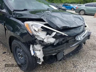 2017 Hyundai Accent SE z VIN KMHCT4AE7HU363918, wystawiony jako IAAI lot #42331712 z przebiegiem 85 123 mil mil oraz . Historia ofert i sprzedaży dostępna na DreamBid. Obrazek 6.