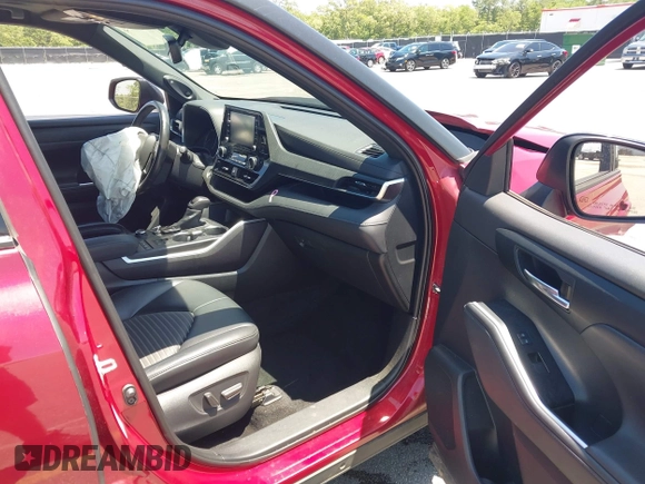 2021 Toyota Highlander XSE with VIN 5TDJZRBH0MS129571, listed as a IAAI auction lot 42285003 with 92,920 mi miles and . Bid and sale history available at DreamBid. Image 5.