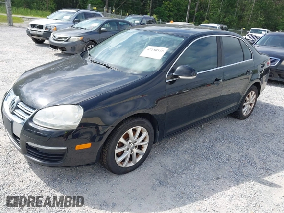 2010 Volkswagen Jetta SE с VIN 3VWRX7AJ7AM049582, выставлен на аукционе IAAI как лот 42280135 с пробегом 140 670 миль миль и . История ставок и продаж доступна на DreamBid. Изображение 2.