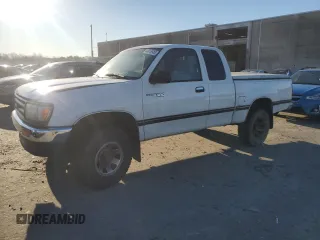 1996 Toyota T100 SR5 z VIN JT4UN24D3T0022364, wystawiony jako Copart lot #44818545 z przebiegiem 178 423 mil mil oraz Szkoda całkowita • Salvage title. Historia ofert i sprzedaży dostępna na DreamBid. Obrazek 1.