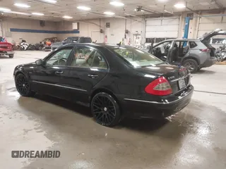 2007 Mercedes-Benz E-Class 3.5L with VIN WDBUF87XX7X214060, listed as a IAAI auction lot 41199590 with 136,011 mi miles. Bid and sale history available at carsss.com. Image 3.