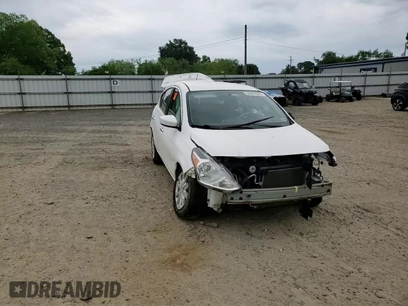 2016 Nissan Versa SV z VIN 3N1CN7AP3GL916917, wystawiony jako Copart lot #55994285 z przebiegiem Nie podano mil oraz Szkoda całkowita • Salvage title. Historia ofert i sprzedaży dostępna na DreamBid. Obrazek 14.