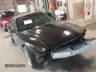 1994 Ford Mustang z VIN 1FALP45T7RF155048, wystawiony jako IAAI lot #41860923 z przebiegiem 81 956 mil mil oraz . Historia ofert i sprzedaży dostępna na DreamBid. Obrazek 1.