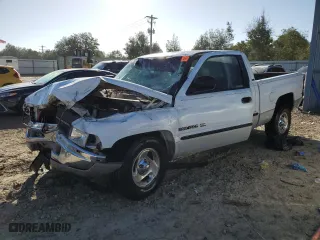 2000 Dodge Ram 1500 with VIN 3B7HC13Z1YG158901, listed as a Copart auction lot 75700554 with 0 mi miles and Non Repairable. Bid and sale history available at carsss.com. Image 1.