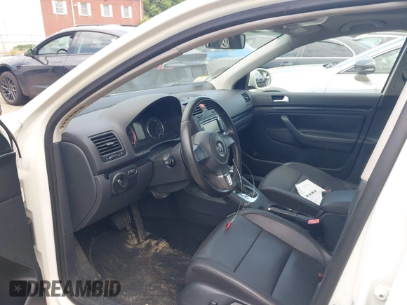 2010 Volkswagen Jetta Wolfsburg Edition with VIN 3VWRJ7AJ1AM152563, listed as a IAAI auction lot 42500824 with 165,125 mi miles and . Bid and sale history available at DreamBid. Image 5.