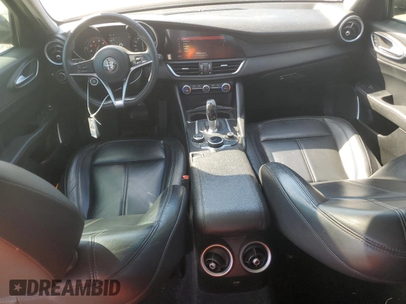 2019 Alfa Romeo Giulia z VIN ZARFAMANXK7622890, wystawiony jako Copart lot #46255435 z przebiegiem 86 630 mil mil oraz Szkody całkowita. Historia ofert i sprzedaży dostępna na DreamBid. Obrazek 8.
