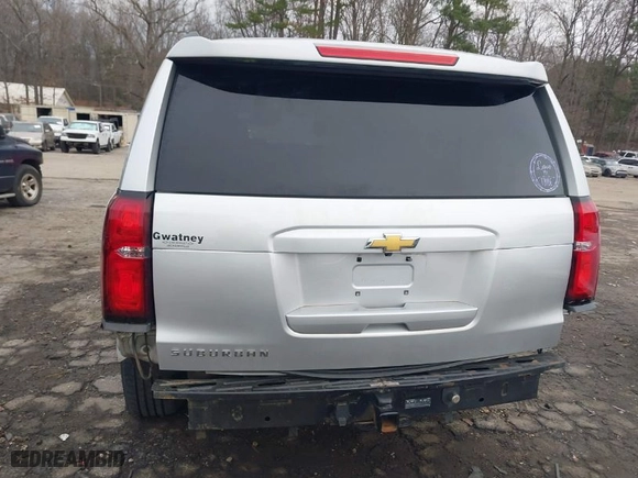 2019 Chevrolet Suburban LT with VIN 1GNSKHKCXKR192655, listed as a IAAI auction lot 41184525 with 161,943 mi miles. Bid and sale history available at carsss.com. Image 6.