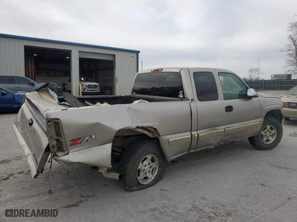 2001 Chevrolet Silverado 1500 LT with VIN 1GCEK19TX1Z171225, listed as a Copart auction lot 50086775 with 344,590 mi miles and Salvage Title. Bid and sale history available at carsss.com. Image 3.