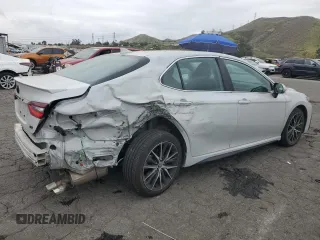 2022 Toyota Camry SE with VIN 4T1G11AK4NU058724, listed as a Copart auction lot 53511615 with 63,235 mi miles and Salvage Title. Bid and sale history available at DreamBid. Image 3.
