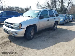 2008 Chevrolet TrailBlazer LT w/1LT with VIN 1GNDS13S882228009, listed as a IAAI auction lot 41726682 with 133,739 mi miles. Bid and sale history available at carsss.com. Image 2.
