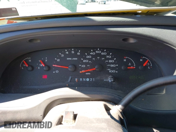 2006 Ford Econoline Cargo with VIN 1FTRE14W16DA52672, listed as a IAAI auction lot 41849776 with 200,276 mi miles. Bid and sale history available at carsss.com. Image 7.