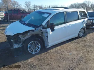 2013 Toyota Sienna XLE AAS with VIN 5TDYK3DC8DS402418, listed as a IAAI auction lot 41752030 with 193,390 mi miles. Bid and sale history available at carsss.com. Image 2.