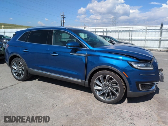 2020 Lincoln Nautilus Reserve z VIN 2LMPJ8KP9LBL03799, wystawiony jako Copart lot #54227305 z przebiegiem 45 969 mil mil oraz Szkoda całkowita • Salvage title. Historia ofert i sprzedaży dostępna na DreamBid. Obrazek 4.