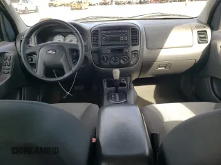 2006 Ford Escape XLS with VIN 1FMYU02Z06KD25081, listed as a Copart auction lot 49777365 with 199,548 mi miles and Salvage Title. Bid and sale history available at carsss.com. Image 8.