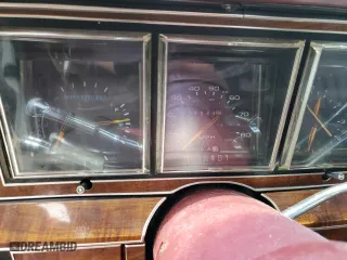 1989 Lincoln Town Car with VIN 1LNBM81F1KY658361, listed as a Copart auction lot 58558244 with 85,349 mi miles and Non Repairable. Bid and sale history available at carsss.com. Image 9.