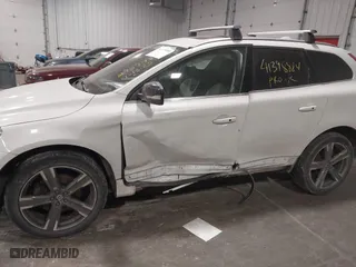2017 Volvo XC60 Dynamic with VIN YV449MRR8H2107388, listed as a IAAI auction lot 41398884 with 81,927 mi miles. Bid and sale history available at carsss.com. Image 6.