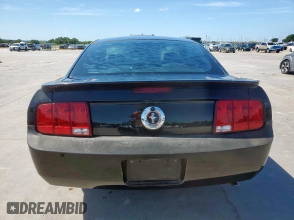 2008 Ford Mustang Deluxe с VIN 1ZVHT80NX85102728, выставлен на аукционе Copart как лот 62939415 с пробегом Не указан миль и Чистый • Clean title. История ставок и продаж доступна на DreamBid. Изображение 6.