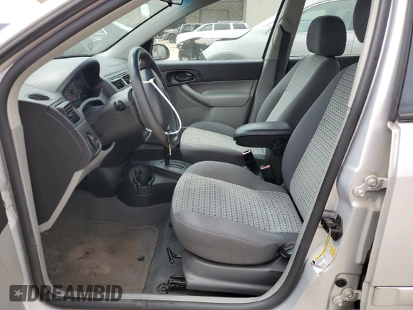 2006 Ford Focus S with VIN 1FAHP34N56W109006, listed as a Copart auction lot 53987745 with 111,677 mi miles and Salvage Title. Bid and sale history available at carsss.com. Image 7.