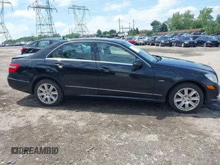 2012 Mercedes-Benz E 350 Luxury z VIN WDDHF8JB5CA629709, wystawiony jako IAAI lot #42502808 z przebiegiem 109 527 mil mil oraz . Historia ofert i sprzedaży dostępna na DreamBid. Obrazek 14.
