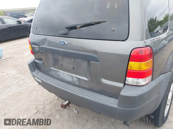 2004 Ford Escape XLT z VIN 1FMCU931X4DA18154, wystawiony jako IAAI lot #42364169 z przebiegiem 173 391 mil mil oraz . Historia ofert i sprzedaży dostępna na DreamBid. Obrazek 6.