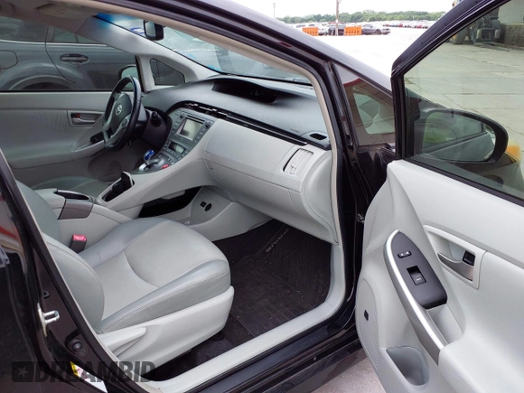 2013 Toyota Prius One with VIN JTDKN3DU3D5688397, listed as a IAAI auction lot 42140613 with 187,679 mi miles. Bid and sale history available at carsss.com. Image 5.
