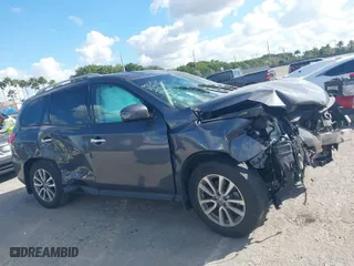 2014 Nissan Pathfinder S with VIN 5N1AR2MN6EC724725, listed as a IAAI auction lot 41564938 with 101,500 mi miles. Bid and sale history available at carsss.com. Image 13.