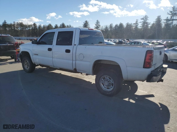2006 Chevrolet Silverado 2500HD LT2 with VIN 1GCHK23U96F124393, listed as a Copart auction lot 86348034 with 180,900 mi miles and Salvage Title. Bid and sale history available at carsss.com. Image 2.