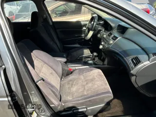 2008 Honda Accord LX z VIN JHMCP26358C033073, wystawiony jako Copart lot #58873205 z przebiegiem 195 692 mil mil oraz Czysty tytuł • Clean title. Historia ofert i sprzedaży dostępna na DreamBid. Obrazek 5.