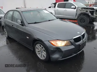 2007 BMW 3 Series 328i z VIN WBAVA33557KX75790, wystawiony jako IAAI lot #41494012 z przebiegiem 115 236 mil mil oraz . Historia ofert i sprzedaży dostępna na DreamBid. Obrazek 6.