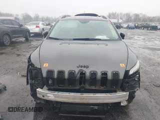2016 Jeep Cherokee Sport with VIN 1C4PJMAB8GW318412, listed as a IAAI auction lot 41547774 with 150,078 mi miles. Bid and sale history available at carsss.com. Image 6.
