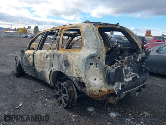 2013 Volvo XC90 Premier Plus with VIN YV4952CZ1D1671883, listed as a IAAI auction lot 40860907 with 1 mi miles. Bid and sale history available at carsss.com. Image 3.