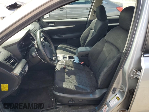 2012 Subaru Legacy Premium z VIN 4S3BMBC6XC3012037, wystawiony jako Copart lot #55500225 z przebiegiem 303 495 mil mil oraz Szkoda całkowita • Salvage title. Historia ofert i sprzedaży dostępna na DreamBid. Obrazek 7.