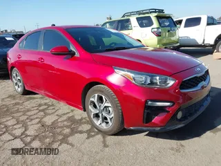 2020 Kia Forte LXS z VIN 3KPF24AD2LE246301, wystawiony jako IAAI lot #41979214 z przebiegiem 45 102 mil mil oraz . Historia ofert i sprzedaży dostępna na DreamBid. Obrazek 1.