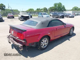 2007 Ford Mustang Deluxe with VIN 1ZVFT84N475249577, listed as a IAAI auction lot 42008269 with 136,134 mi miles and . Bid and sale history available at carsss.com. Image 4.