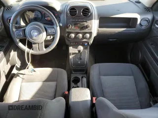 2017 Jeep Patriot Latitude with VIN 1C4NJPFB4HD102927, listed as a Copart auction lot 49469325 with 84,335 mi miles and Salvage Title. Bid and sale history available at DreamBid. Image 8.