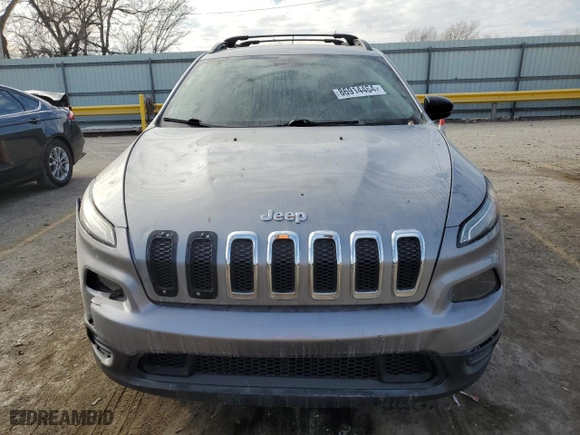 2016 Jeep Cherokee Altitude with VIN 1C4PJLAB8GW376286, listed as a Copart auction lot 86914464 with 144,873 mi miles and Salvage Title. Bid and sale history available at carsss.com. Image 5.