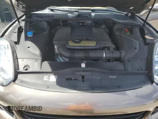 2016 Porsche Cayenne z VIN WP1AA2A22GKA11334, wystawiony jako Copart lot #55961845 z przebiegiem 73 174 mil mil oraz Szkoda całkowita • Salvage title. Historia ofert i sprzedaży dostępna na DreamBid. Obrazek 12.