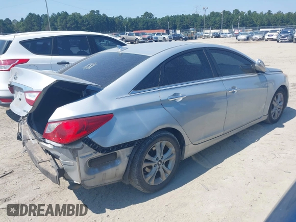 2011 Hyundai Sonata SE with VIN 5NPEC4AC0BH012927, listed as a IAAI auction lot 40395305 with 144,138 mi miles. Bid and sale history available at carsss.com. Image 4.