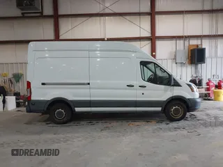 2017 Ford Transit z VIN 1FTYR2XM2HKA66479, wystawiony jako IAAI lot #41371992 z przebiegiem 122 534 mil mil oraz . Historia ofert i sprzedaży dostępna na DreamBid. Obrazek 13.