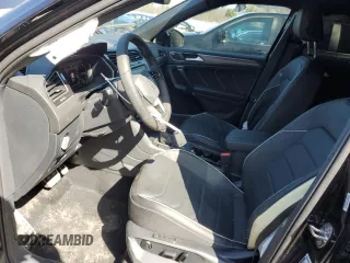 2024 Volkswagen Tiguan SEL R-Line with VIN 3VV4B7AX5RM118962, listed as a Copart auction lot 49692685 with 15,320 mi miles and Clean title. Bid and sale history available at DreamBid. Image 7.