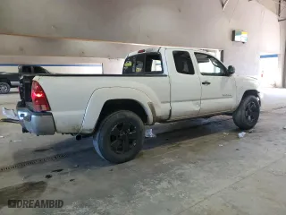 2006 Toyota Tacoma with VIN 5TEUX42N66Z193678, listed as a Copart auction lot 52045835 with 289,029 mi miles and Clean Title. Bid and sale history available at carsss.com. Image 3.